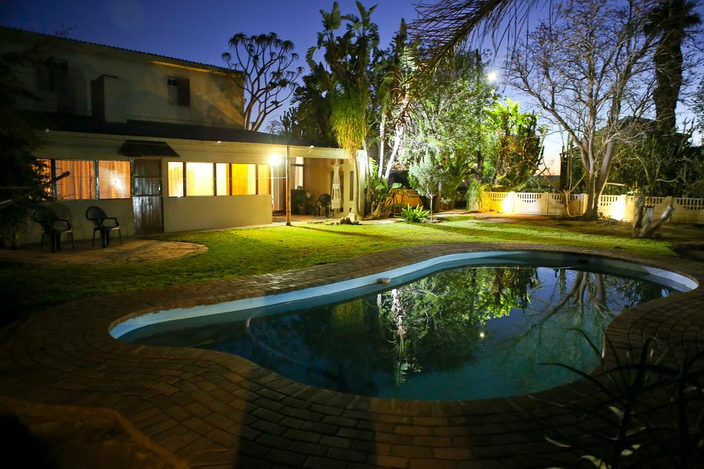 Oudtshoorn Homestay Accommodation Eksteriør billede