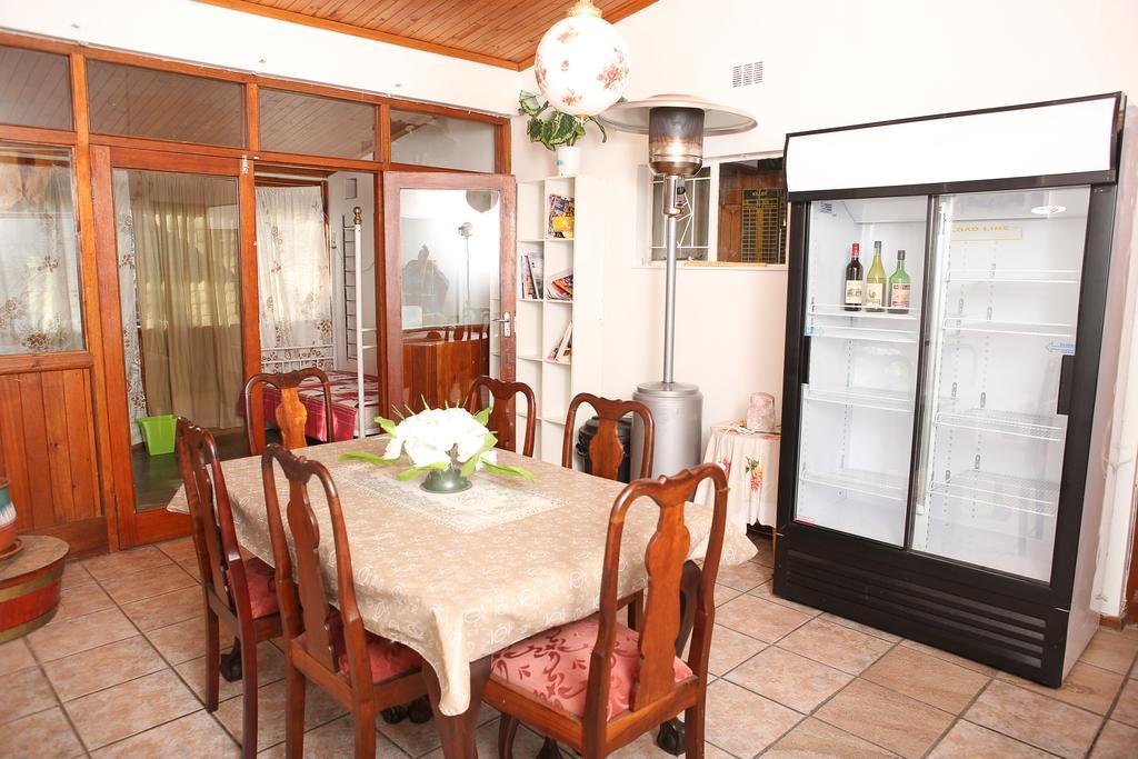 Oudtshoorn Homestay Accommodation Eksteriør billede